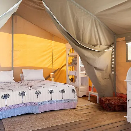 Nomad Glamping Szhiniász